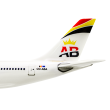 Load image into Gallery viewer, Aircraft model AIRBUS A340-300 (scale 1:200)